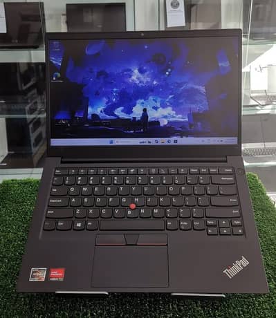 Lenovo ThinkPad E14 Gen 3  Ryzen 5500U 4GB dedicated Graphics