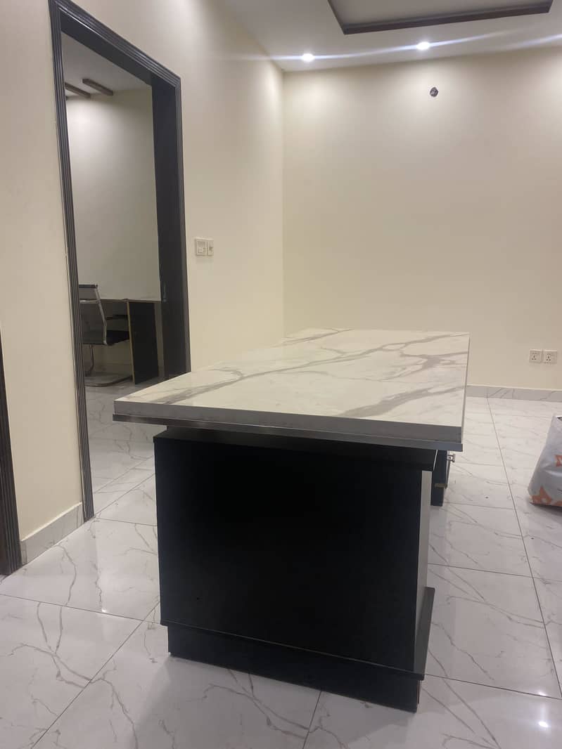 Office Table 0