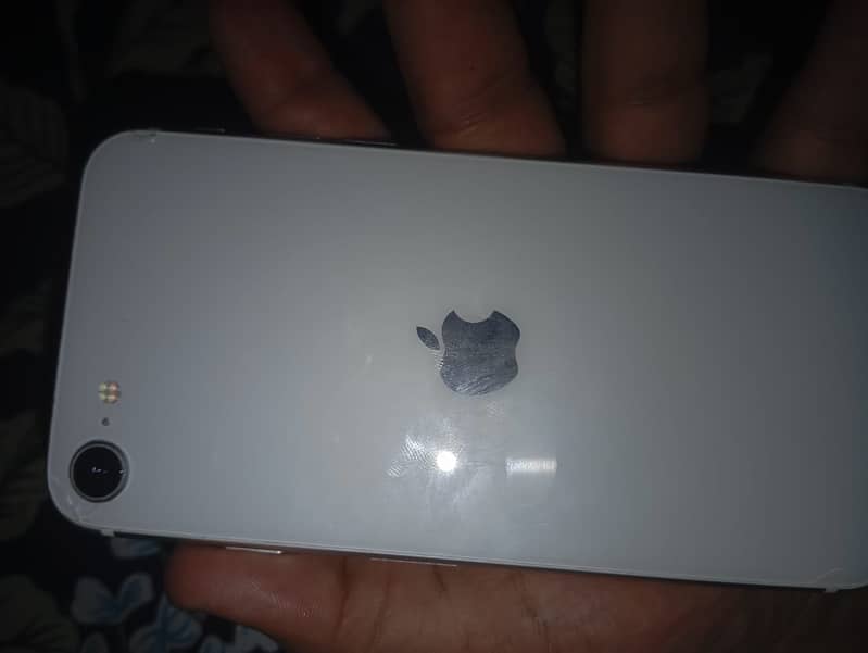 Apple iPhone SE 3