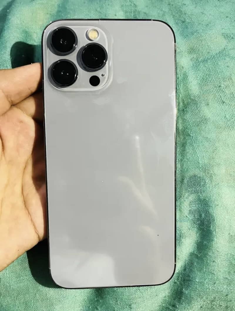 Apple iPhone 13 Pro Max 1