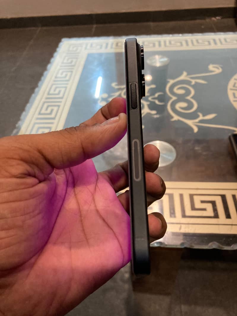 Apple iPhone 15 3