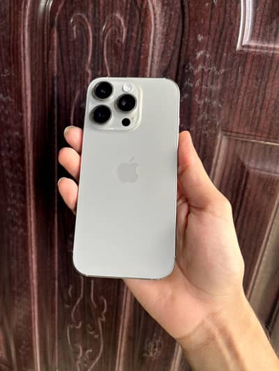 Apple iPhone 16 Pro