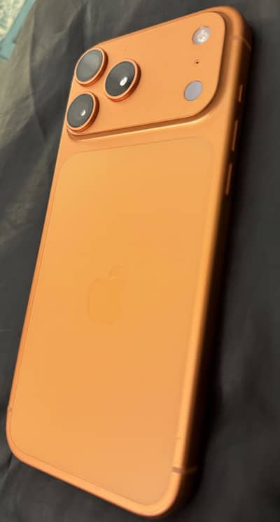 10/10 iPhone 17 Pro Max - Cosmic Orange - Non PTA