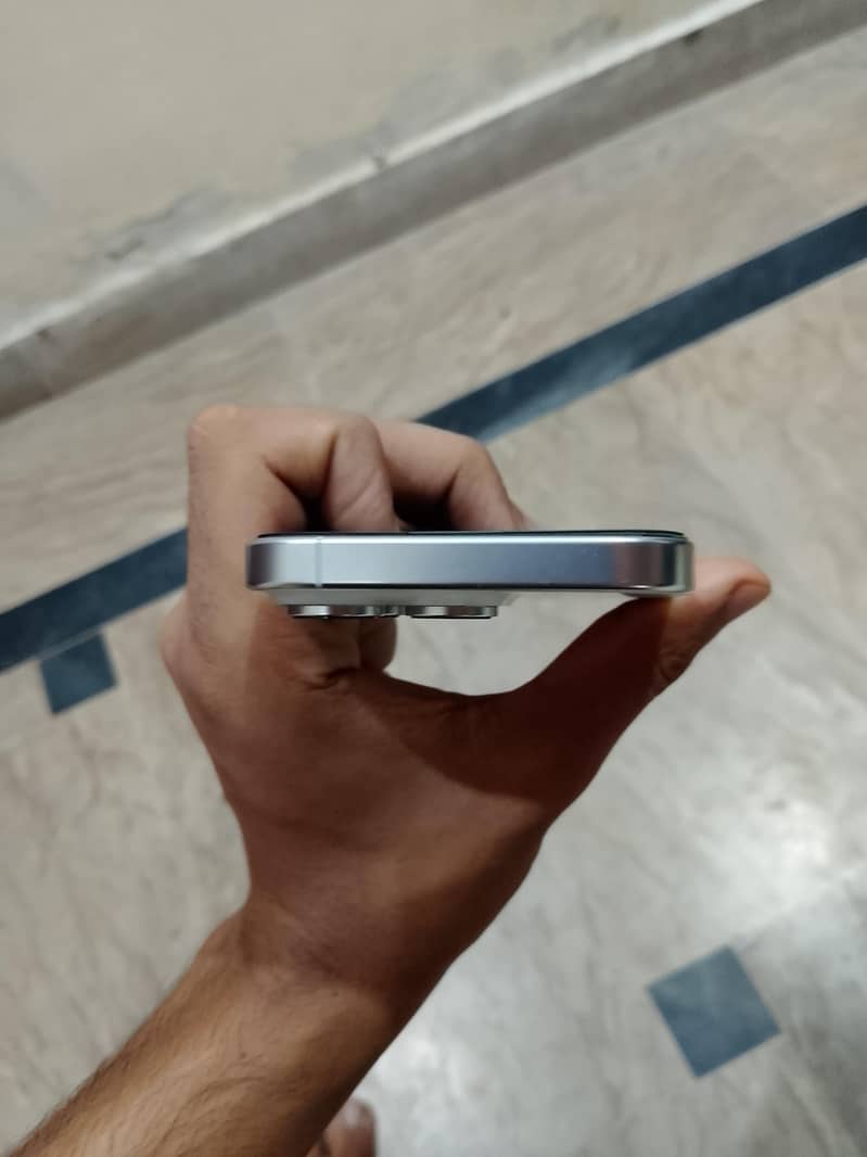 Apple iPhone 16 Pro 5