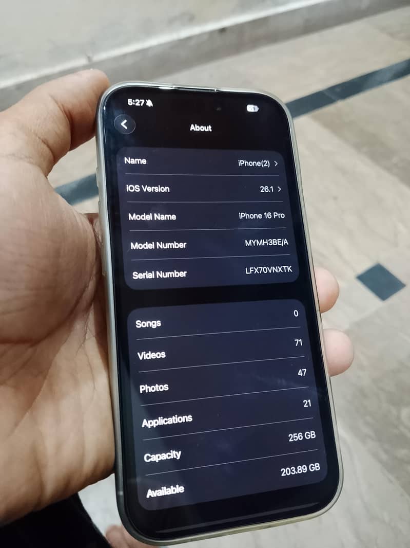 Apple iPhone 16 Pro 6