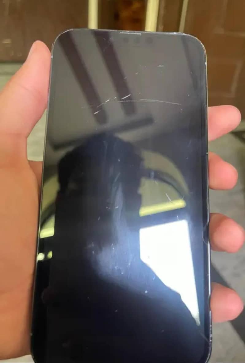 Apple iPhone 13 2