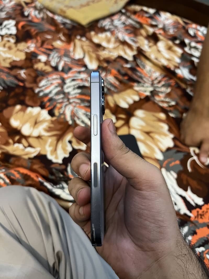 Apple iPhone 13 Pro 1