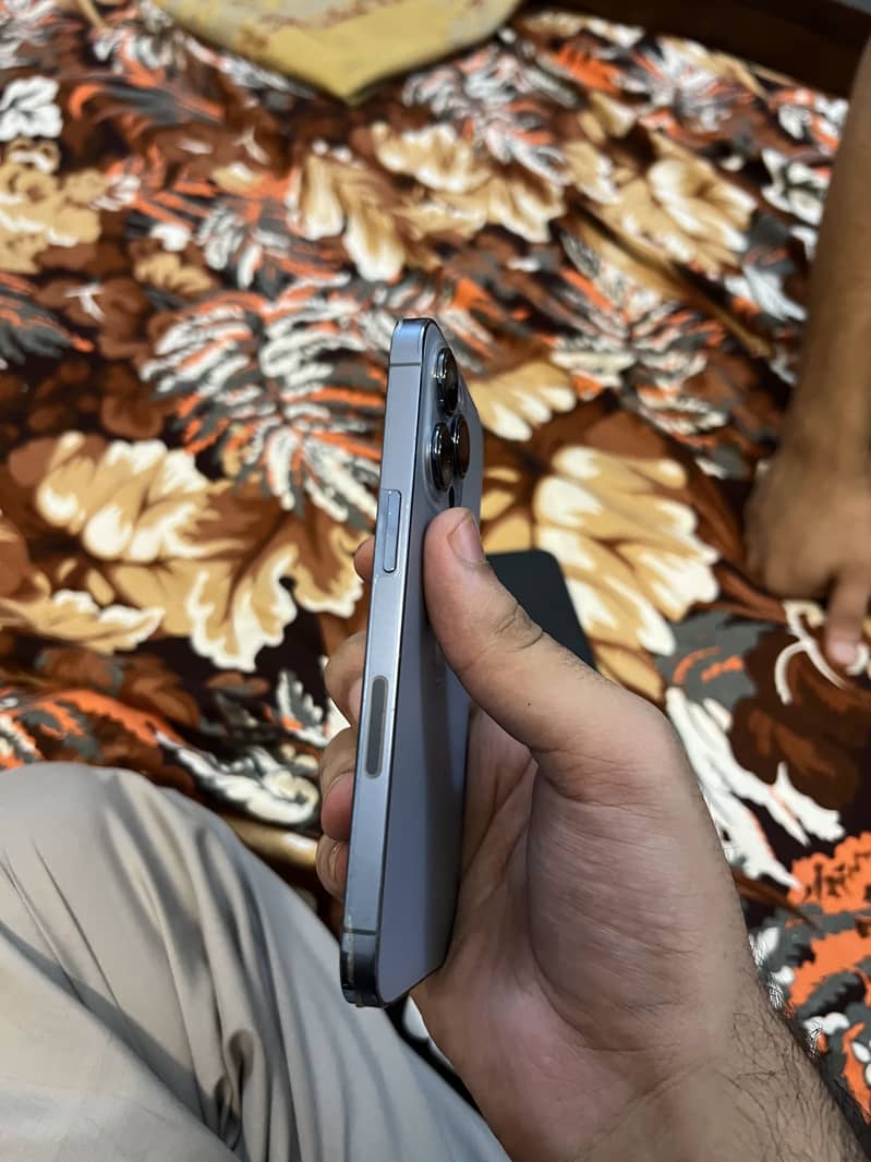 Apple iPhone 13 Pro 2