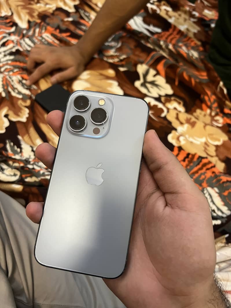 Apple iPhone 13 Pro 3