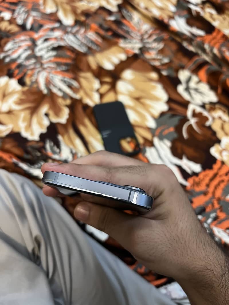 Apple iPhone 13 Pro 9