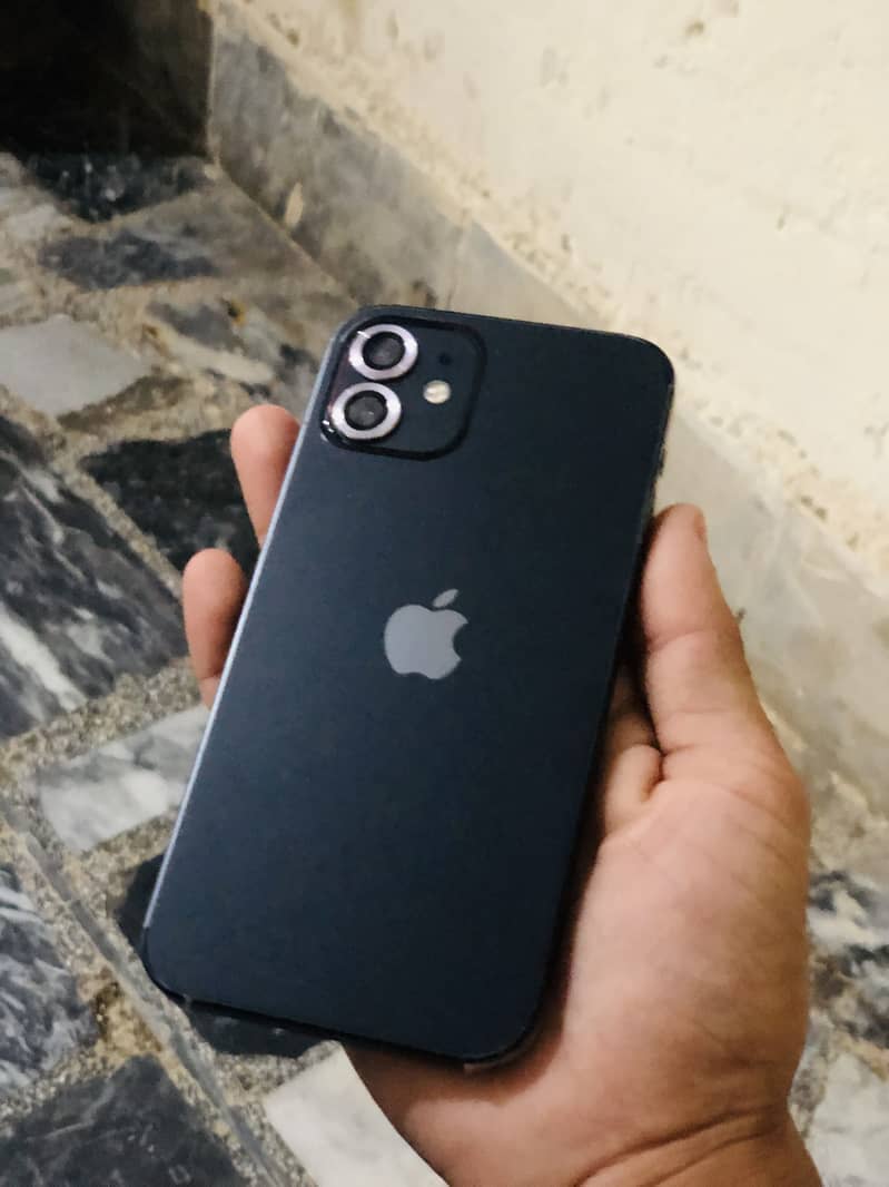 Apple iPhone 12 3