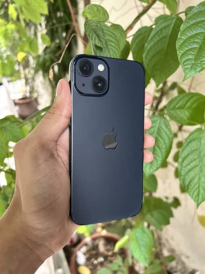 Apple iPhone 13