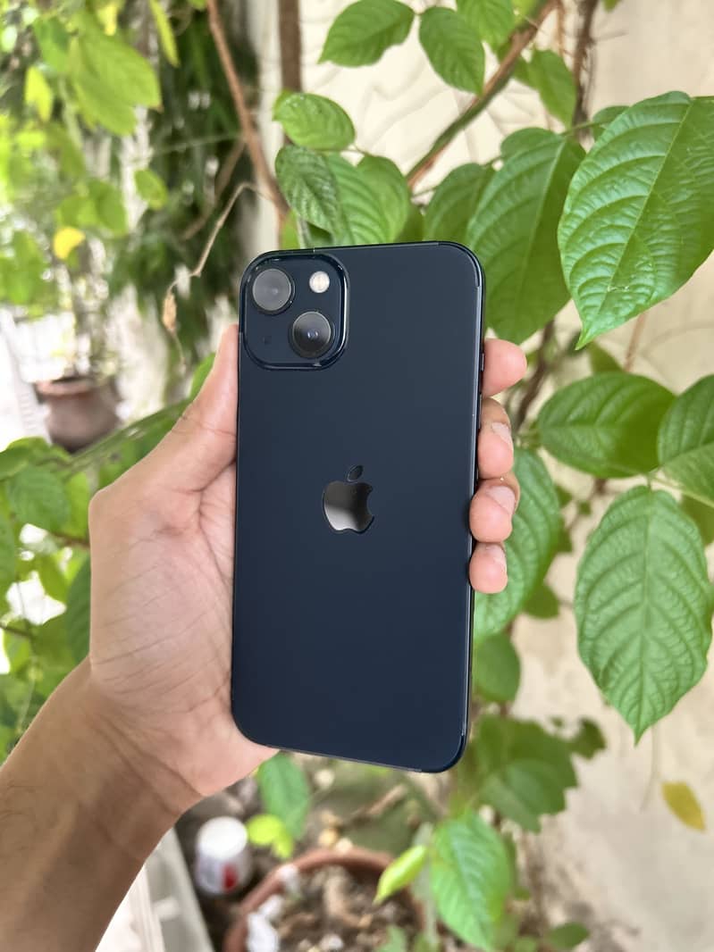 Apple iPhone 13 2