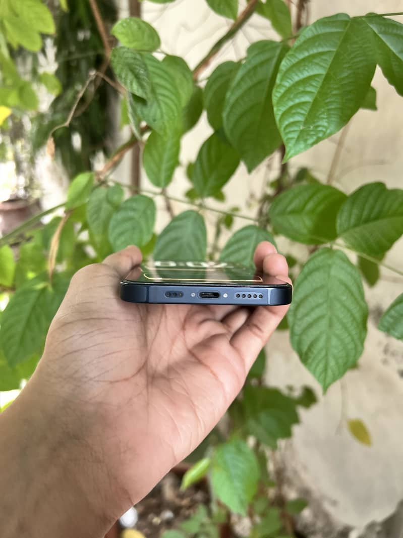 Apple iPhone 13 6