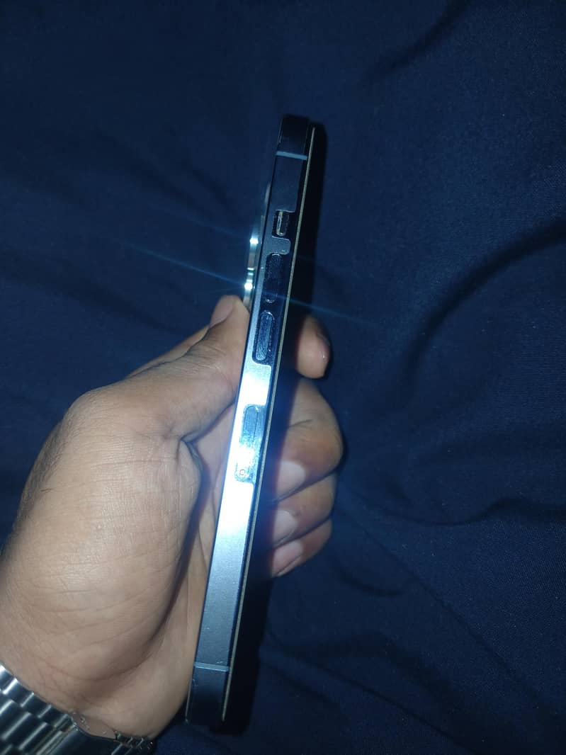 Apple iPhone 13 Pro 1