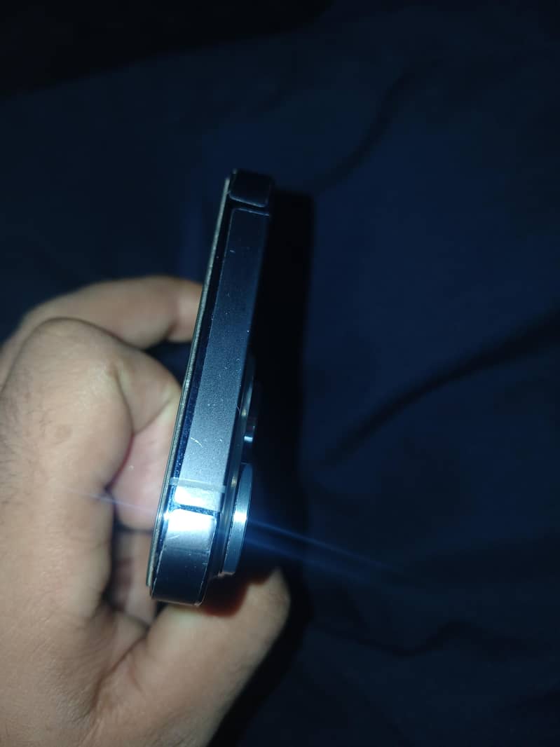 Apple iPhone 13 Pro 2