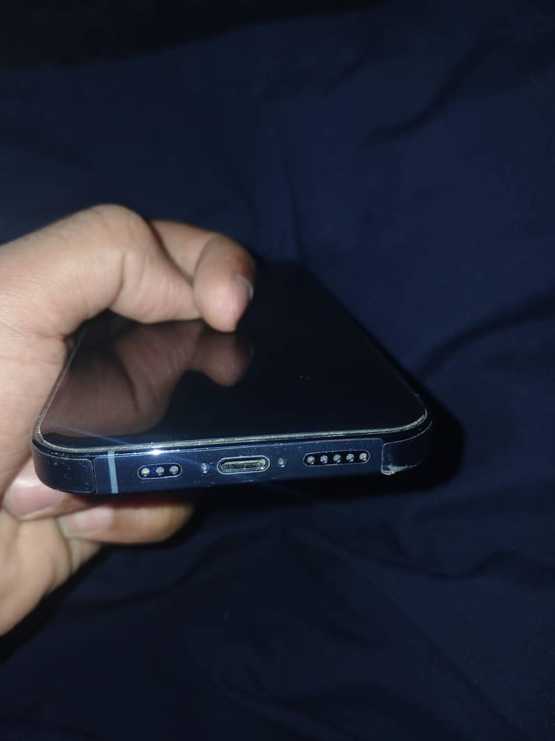 Apple iPhone 13 Pro 4