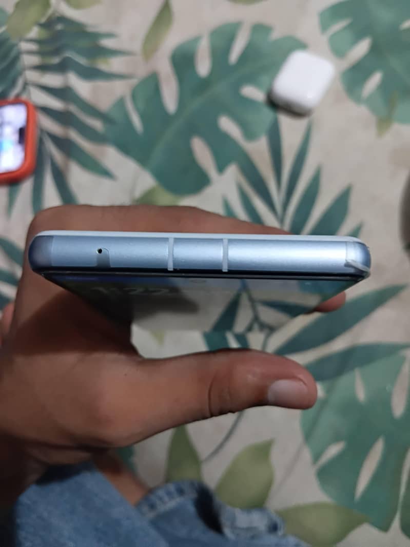 Google Pixel 7a 4