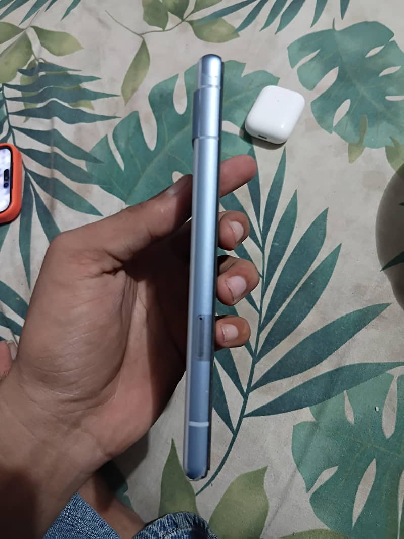 Google Pixel 7a 5