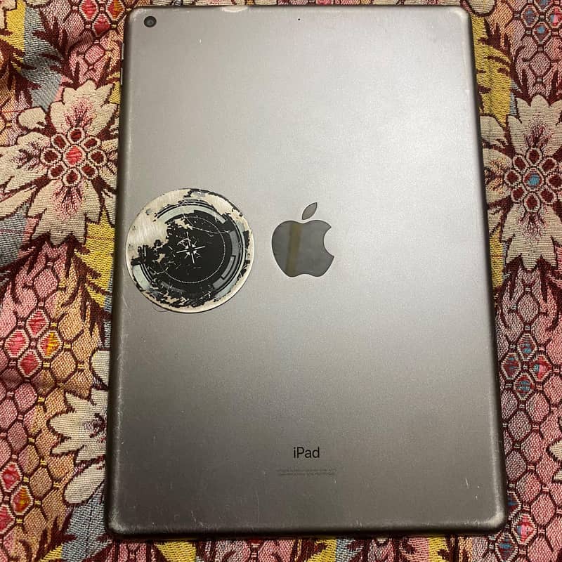 Ipad 8th gen with box 5