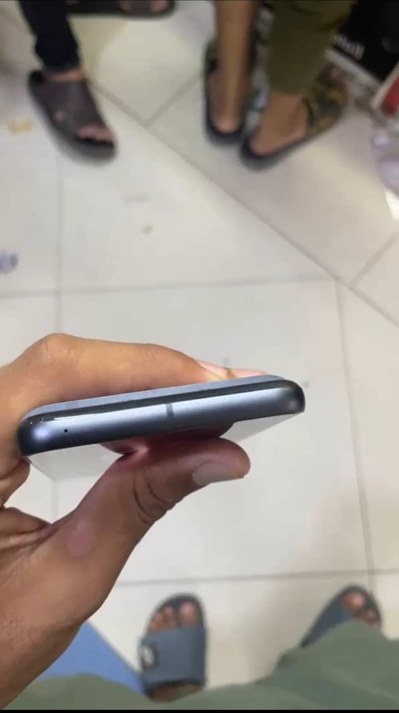 Google Pixel 8 4