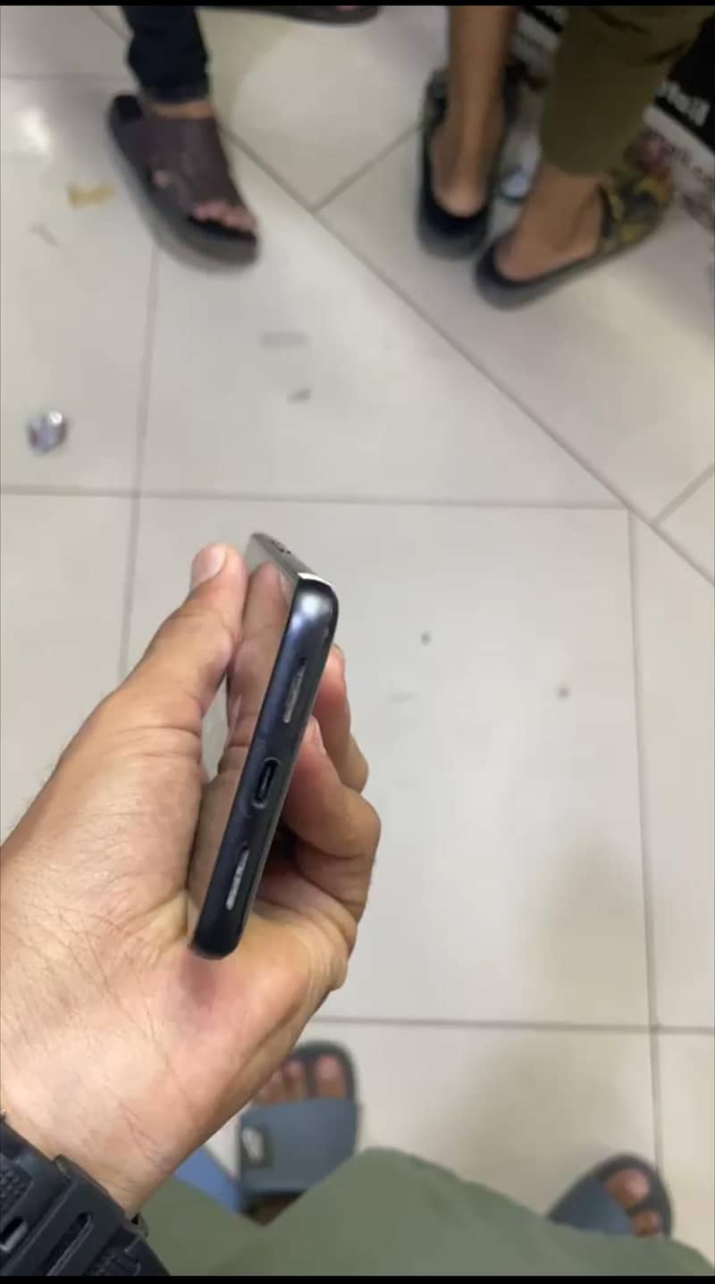 Google Pixel 8 5