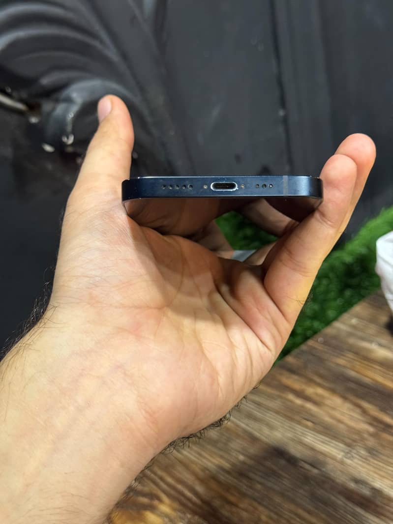 Apple iPhone 14 2