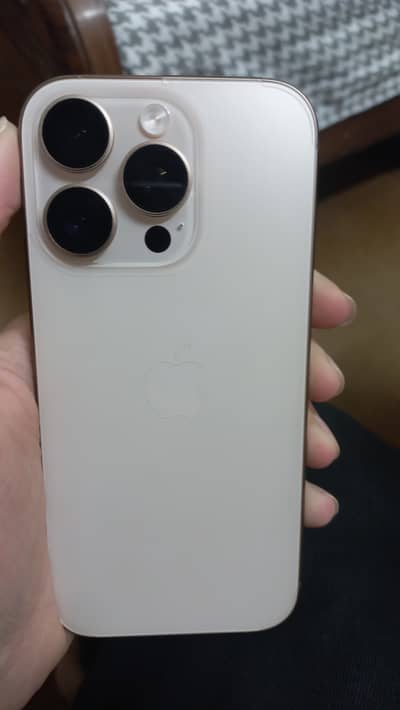 Apple iPhone 16 Pro jv