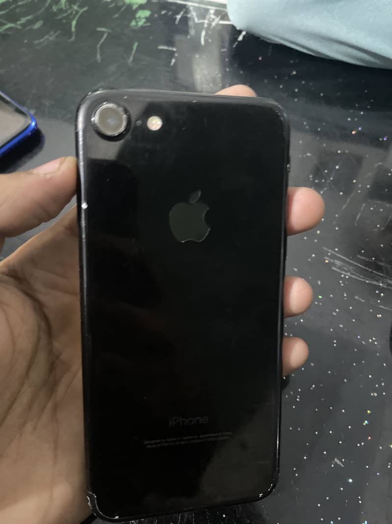 Apple iPhone 7 2