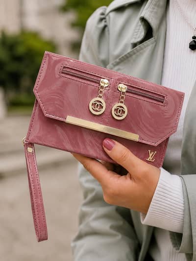 women clutch