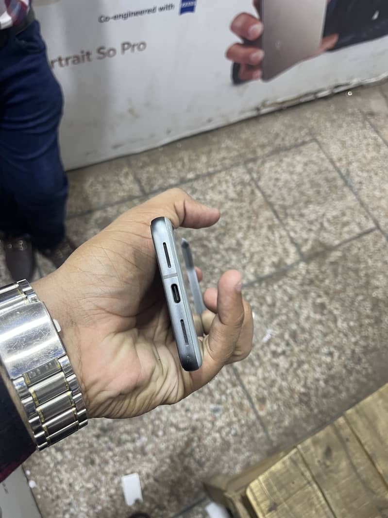 Google Pixel 8 1