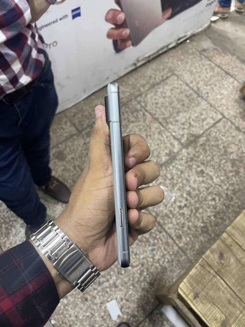 Google Pixel 8 3