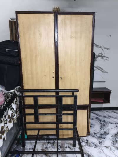 woodenBig almari full size at good price