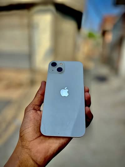 Apple iPhone 13