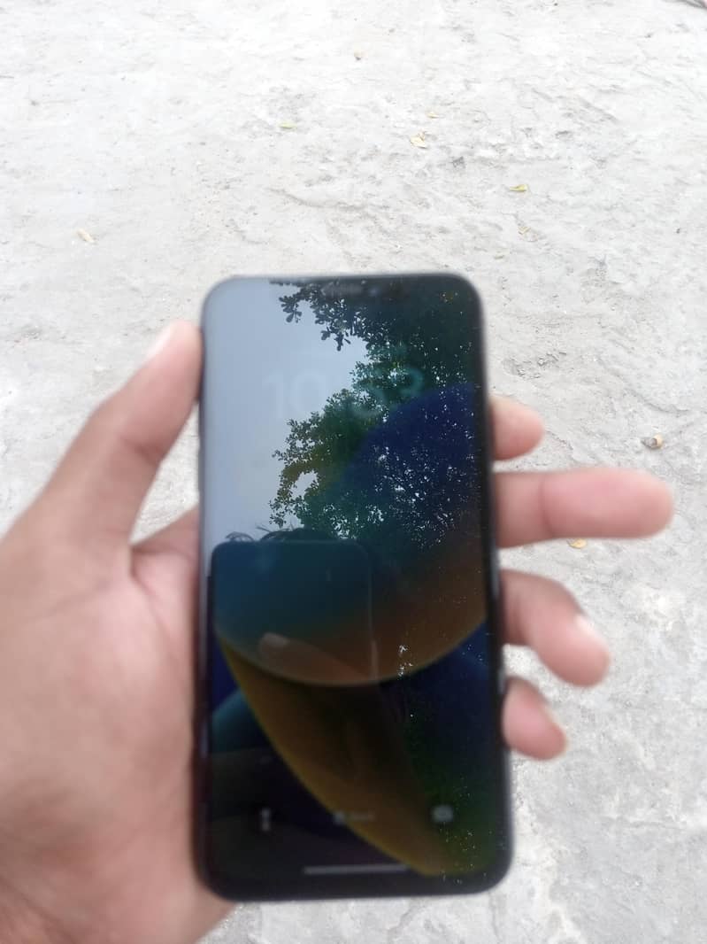 Apple iPhone X 4