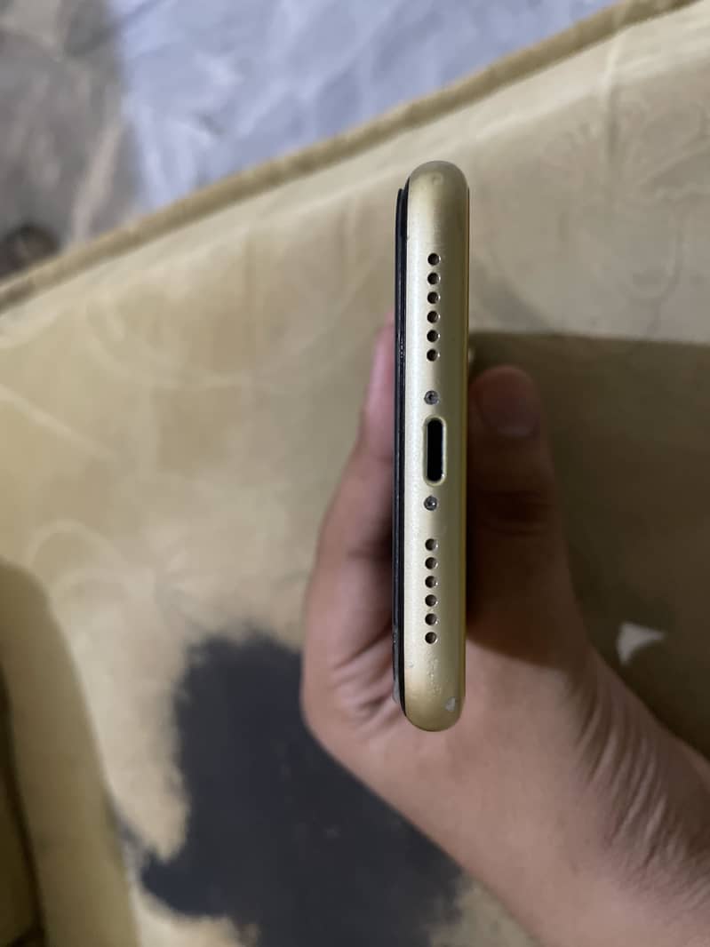iphone XR 1