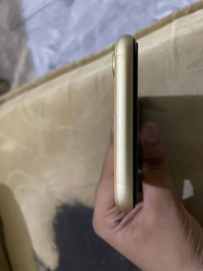 iphone XR 4