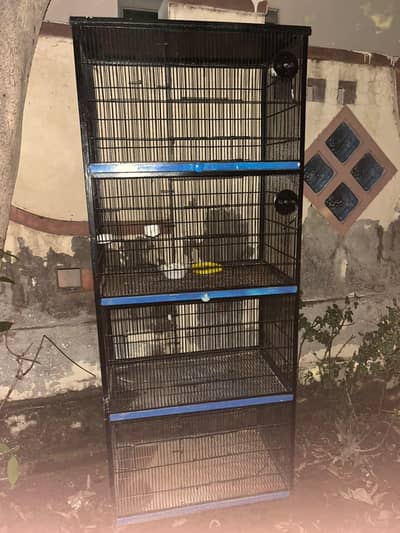 4 portions cages available in good condition