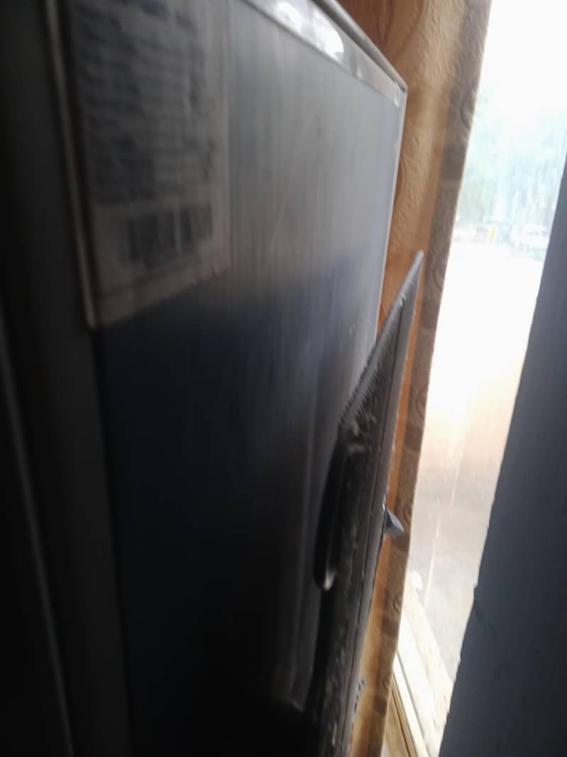 medium size refrigerator 4