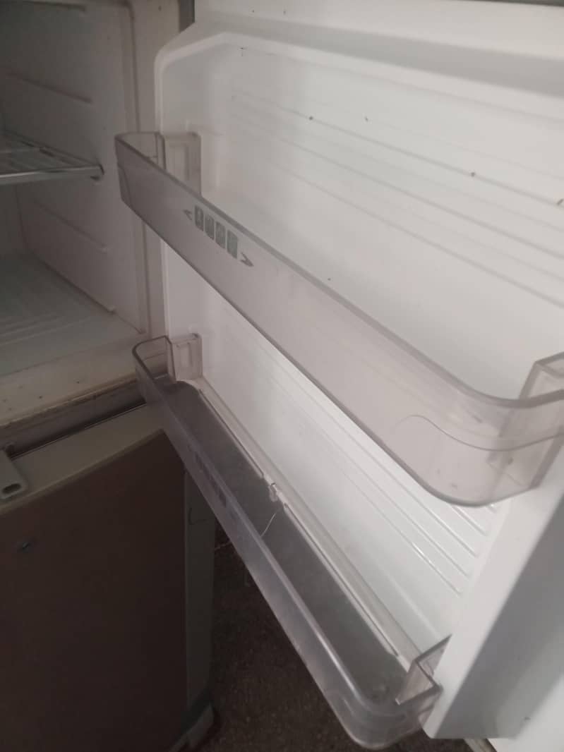 medium size refrigerator 7