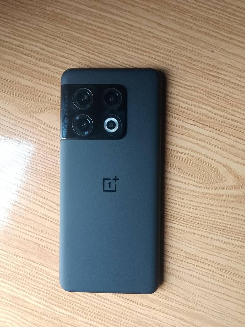 One Plus 10 Pro 1