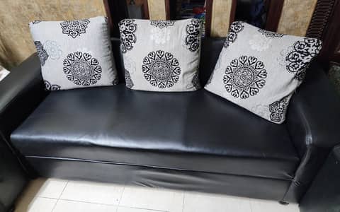 Strong built, good condition 3+2+1 Sofa set for sale.