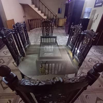 Dining table for sale