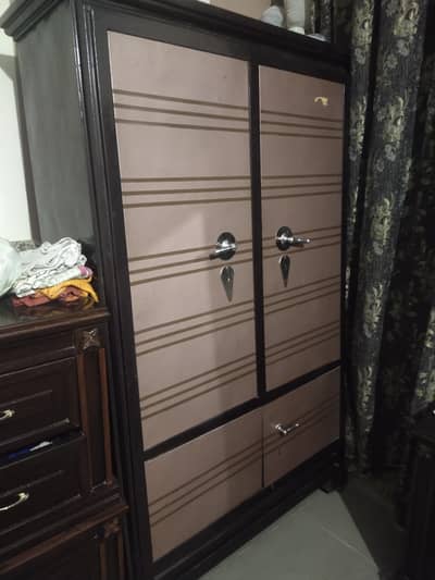 safe almari good condition