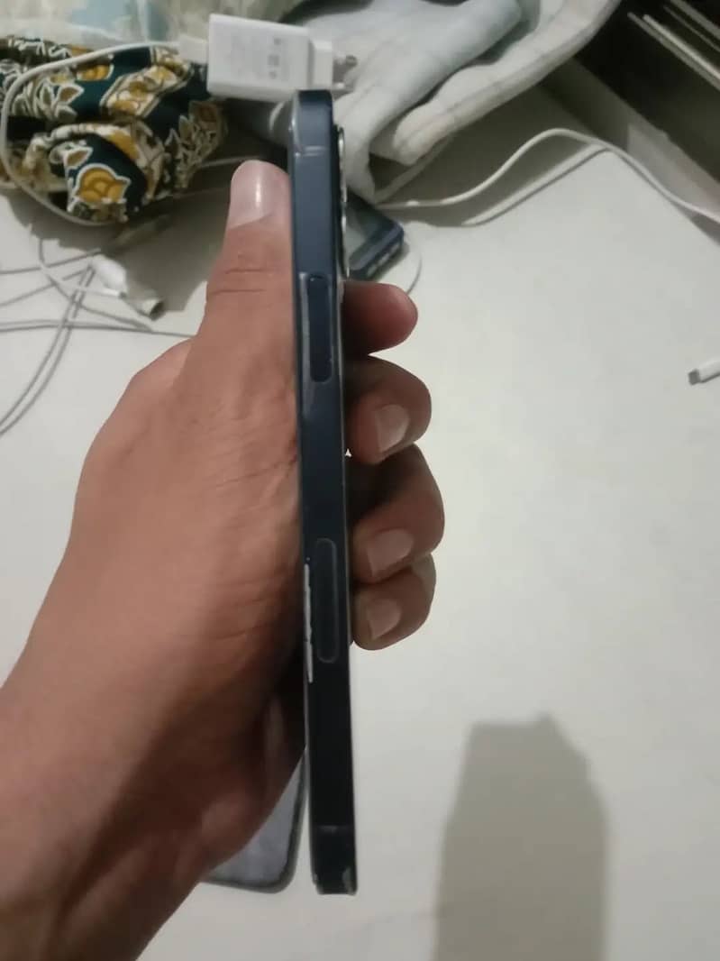Apple iPhone 12 2