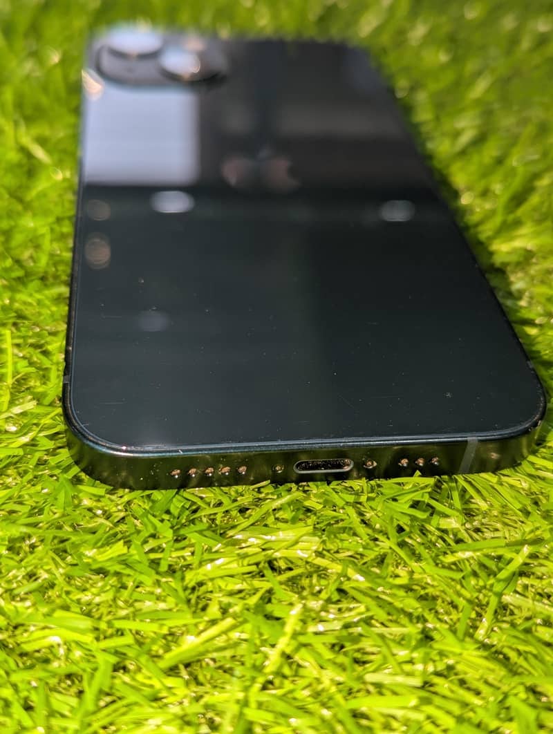 Apple iPhone 13 3