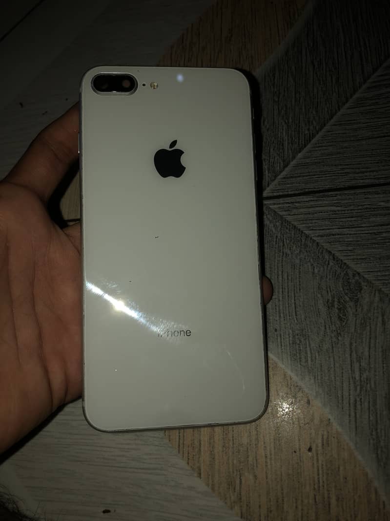 Apple iPhone 8 Plus 0