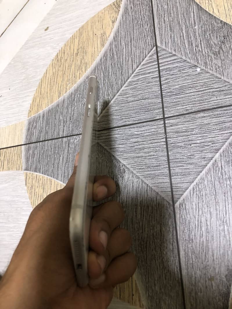 Apple iPhone 8 Plus 2