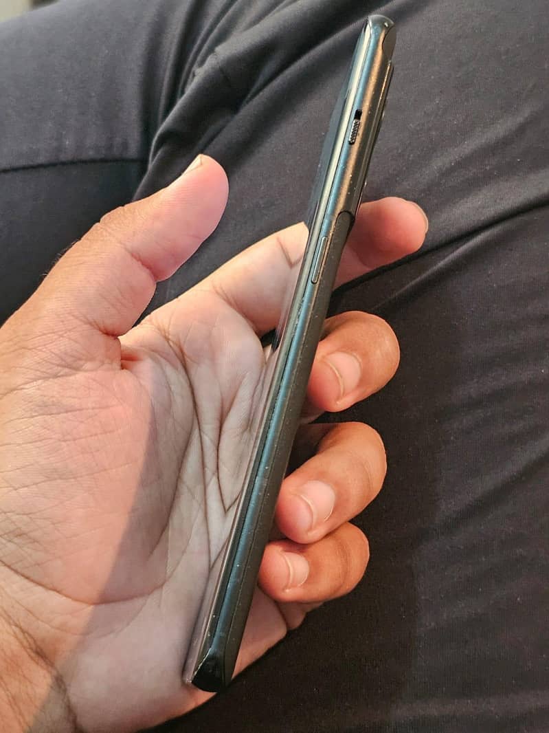 One Plus 10 Pro 4