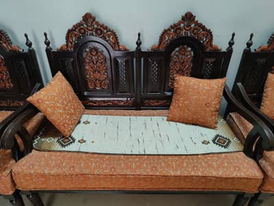 Sheesham ki lakri main bana hua 4 seater sofa set new hai. . .